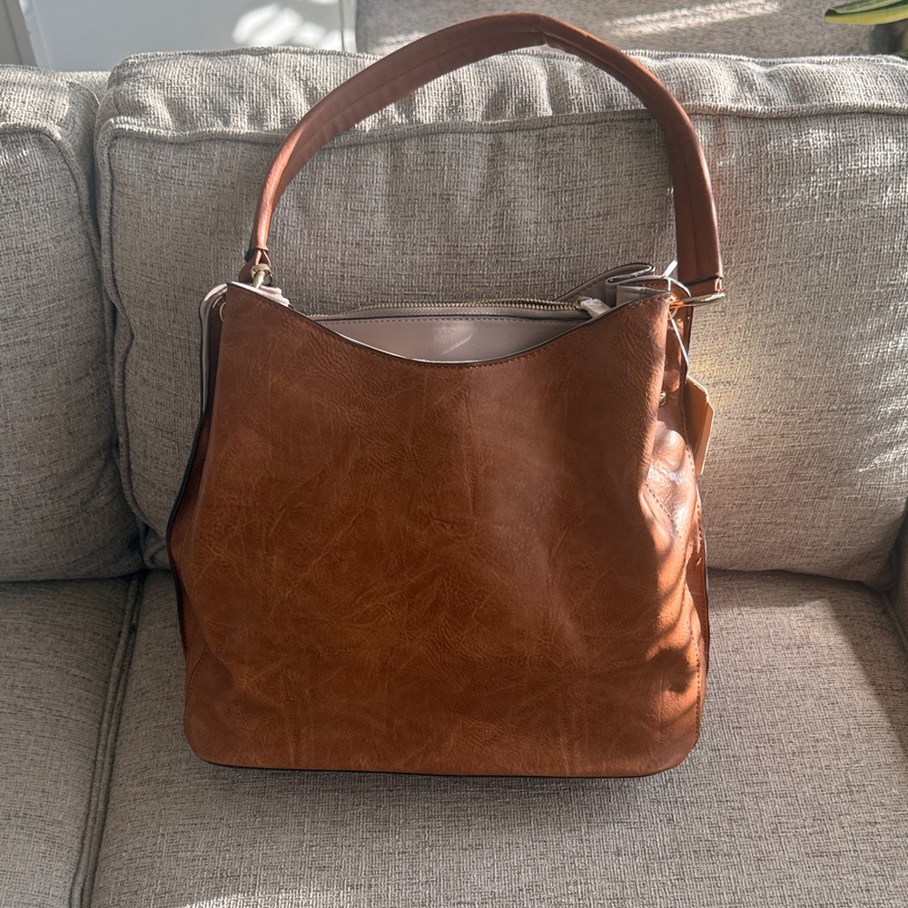 Elegant Brown Leather Shoulder Bag